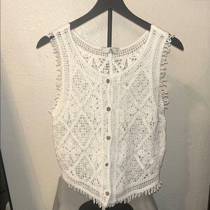 NWOT White Crochet Sleeveless Top/vest.